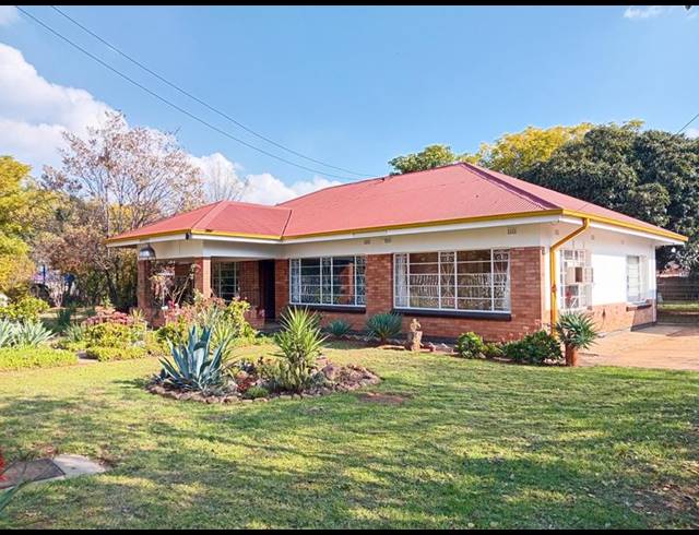 3 BEDROOM HOUSE FOR SALE IN THREE RIVERS
